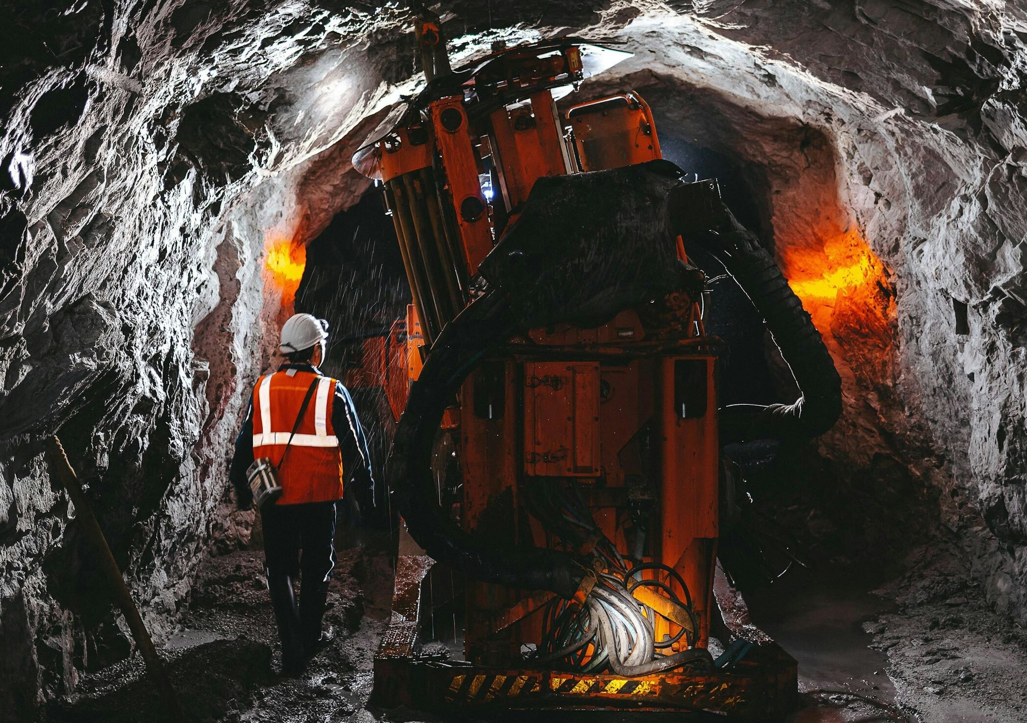 Mining image with worker