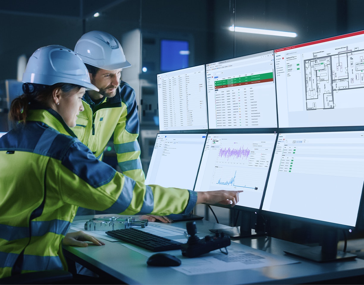 People hardhat working computer