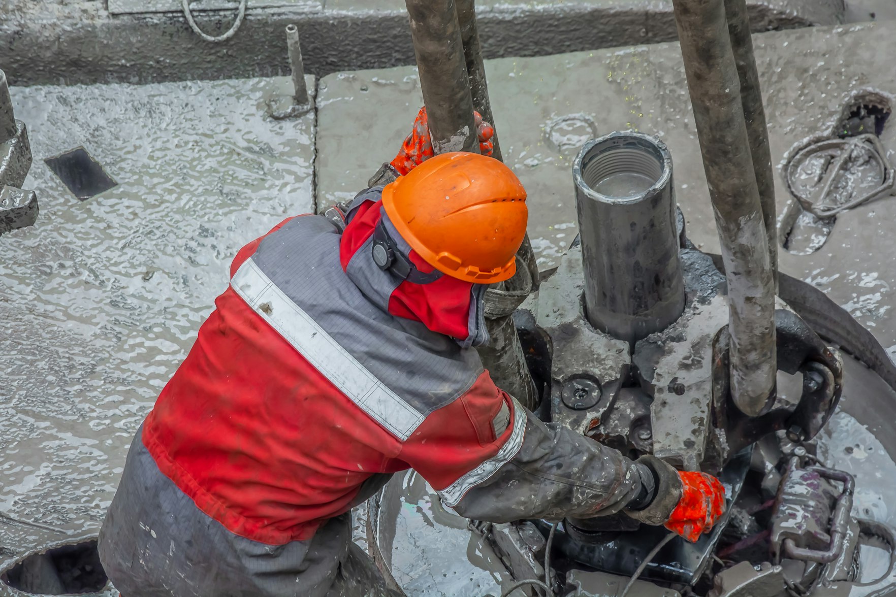 Worker driller oil well